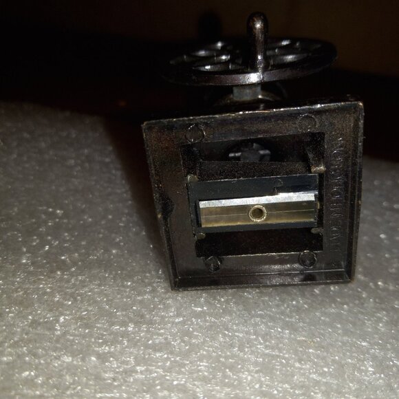 Miniature Mini Coffee Mill Grinder Vintage Pencil Sharpener Die Cast - Picture 7 of 8
